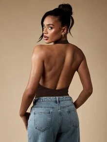 MISSGUIDED Body con cuello halter, escote pronunciado y espalda abierta, sin mangas, cierre a presión, body sin espalda - Marrón Chocolate - Ver 2