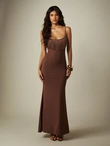 MISSGUIDED Robe de soirée longue et formelle à col bénitier, à fines bretelles et à franges à franges, moulante jusqu'aux chevilles - Marron - Voir 5