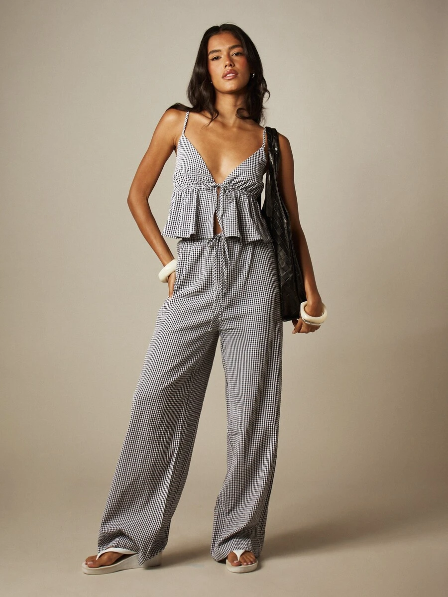 MISSGUIDED Bộ đồ hai mảnh họa tiết kẻ caro gồm áo hai dây buộc phía trước và quần ống rộng, thích hợp cho kỳ nghỉ hè. - Đen và trắng - Xem 1