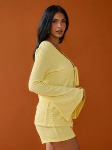 FASHION SZN Bộ đồ hè hai mảnh dành cho nữ, áo tay dài buộc dây phía trước và quần short, kiểu dáng thường ngày, chất liệu vải có họa tiết, thích hợp cho du lịch Ibiza, lễ hội phong cách Boho, kỳ nghỉ hè, màu vàng bơ, thanh lịch, sang trọng, thích hợp cho câu lạc bộ biển, du lịch thành phố và mặc hàng ngày. - Màu vàng - Xem 6