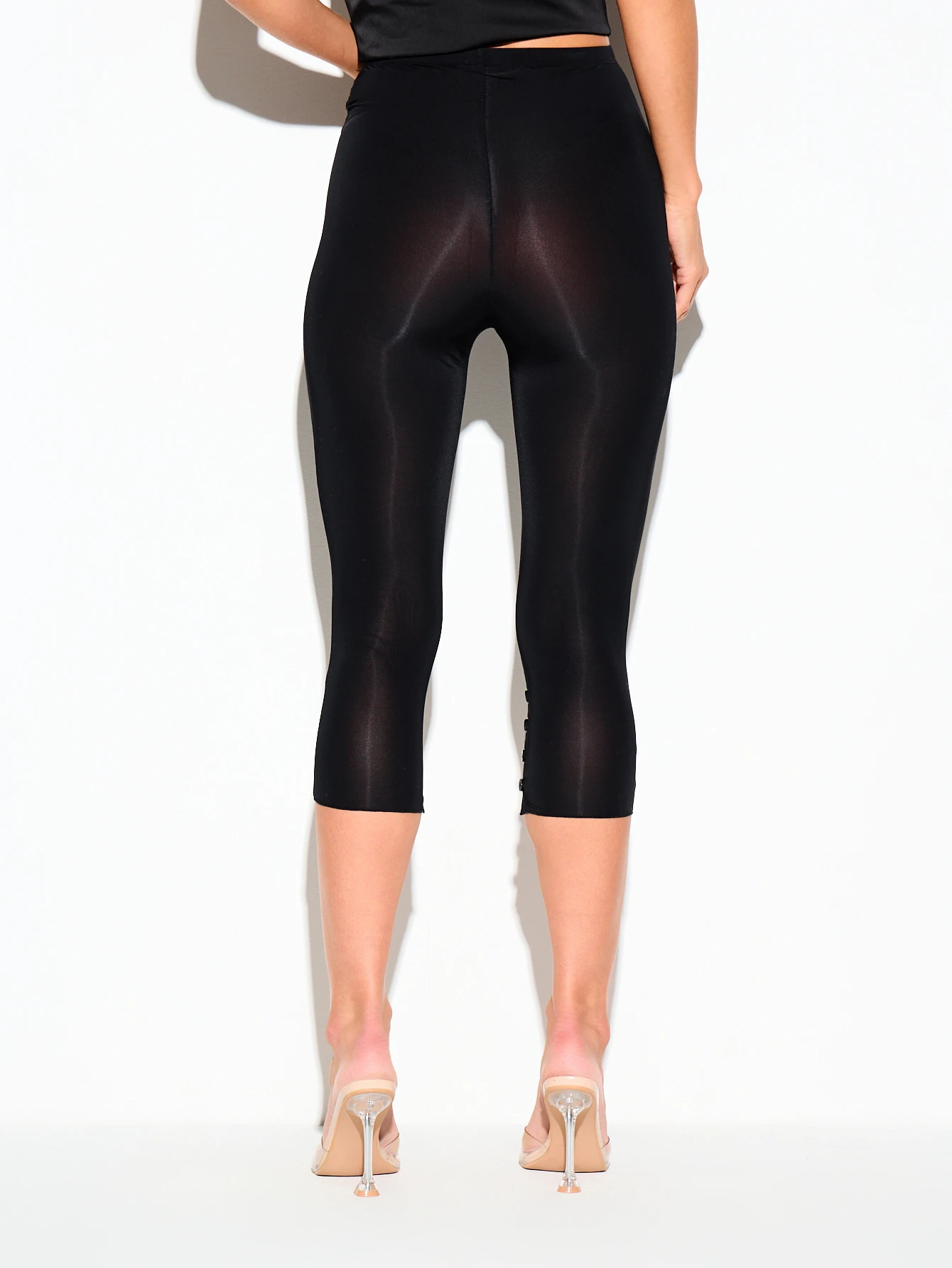 KIZN Capri Mesh Leggings With Button Detail Hem
