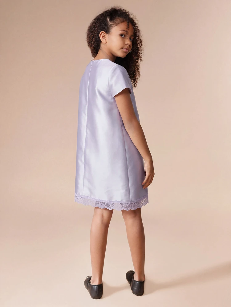 Vestido de línea A con mangas de satén y detalle de encaje en el bajo para ocasiones de primavera para preadolescentes