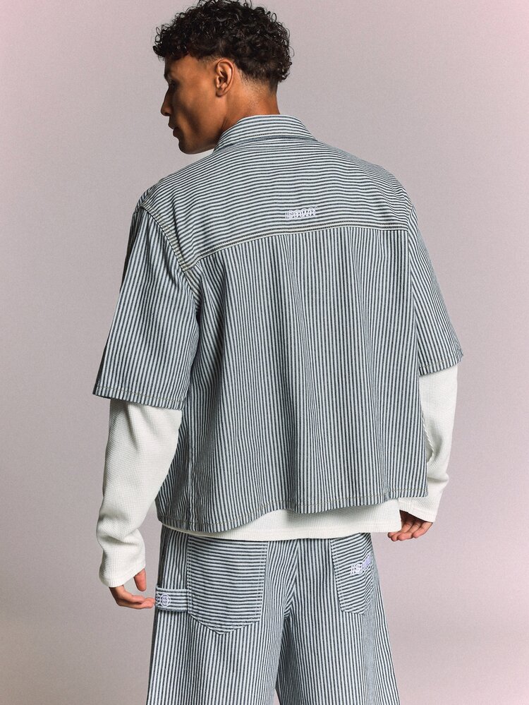 Veste courte zippée à manches courtes en denim rayé pour hommes avec poches sur la poitrine, rayure Hickory, vêtement d'extérieur décontracté pour l'été
