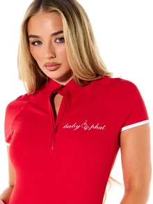 BABYPHAT Logo短版上衣，拉鍊領口配對比滾邊，短袖休閒上衣 - 紅色 - 查看 4