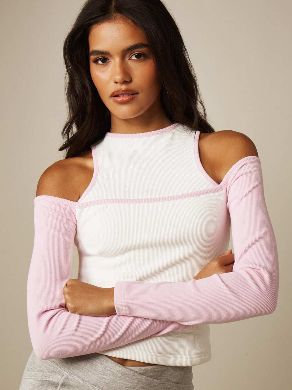 MISSGUIDED Double Layer Racer Cut-Out Cold Shoulder Long Sleeve Ribbed Knit Colorblock Raglan Top