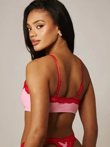 MISSGUIDED Contrast Lace Trim Bralette With Scalloped Neckline And Adjustable Straps Intimate Lingerie - Pink - View 3