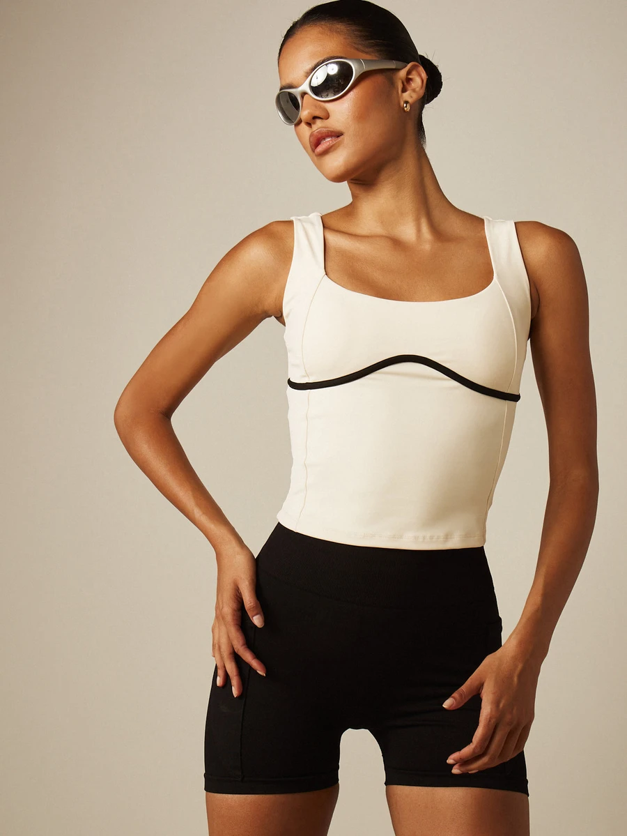 MISSGUIDED Sleeveless Square Neck Crop Tank Top With Contrast Binding Detail And Built-In Bra Support - Black and White - View 1