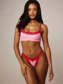 MISSGUIDED Contrast Lace Trim Bralette With Scalloped Neckline And Adjustable Straps Intimate Lingerie - Pink - View 1