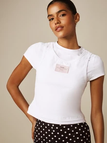 MISSGUIDED 雙層修身版型 Logo 貼布圓領短版短袖休閒上衣 - 白色 - 查看 5
