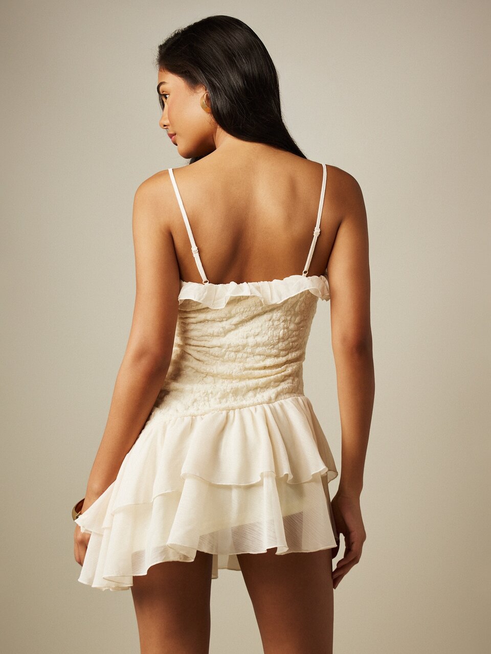 MISSGUIDED Ruffle Mini Dress With Textured Bodice Tiered Skirt Spaghetti Straps Square Neck Summer Party Vacation Off-White Sexy