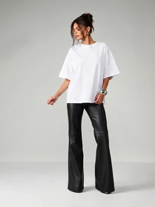 MISSGUIDED Camiseta de hombros caídos extragrande con detalles de strass dispersos y hotfix, ajuste relajado casual, cuello redondo y manga corta - Crema - Ver 5