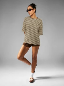 MISSGUIDED Camiseta de rayas acanaladas de talla grande con cuello redondo, hombros caídos y manga corta, ajuste relajado casual, top de verano - Caqui - Ver 3