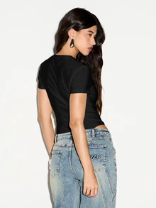 KIZN Bodysuit Lengan Pendek dengan Kerah Bulat, Potongan Slim Fit, Elastis, Detail Logo, Atasan Esensial untuk Sehari-hari - Hitam - View 2