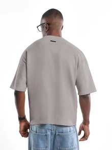 SUMWON Essential Regular Fit Premium Suede T-Shirt With Crew Neck Short Sleeve Minimalist Logo Casual Everyday Top - Grey - View 2
