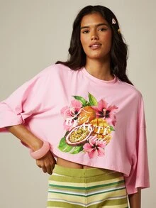 MISSGUIDED Oversized Crop T-Shirt With Tropical Floral Fruit Graphic Print And French Script Front Detail Summer Top - Pink - View 4