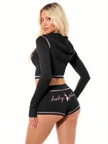 BABYPHAT Setelan Dua Potong Hoodie Crop Logo dan Celana Pendek dengan Detail Kontras Warna Pink - Hitam - View 2