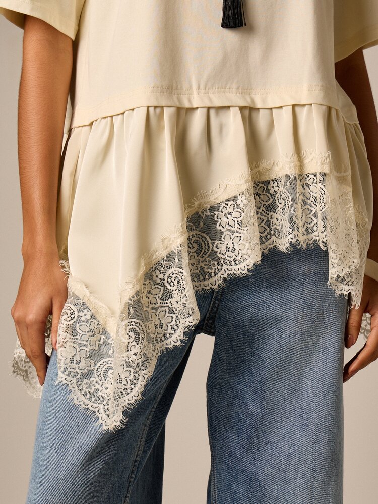 Asymmetric Lace Trim T-Shirt With Peplum Ruffle