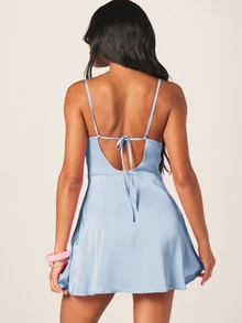 MISSGUIDED 緞面迷你洋裝，蕾絲胸前設計、細肩帶、傘裙、露背繫帶，適合派對夜晚出遊 - 藍色 - 查看 3