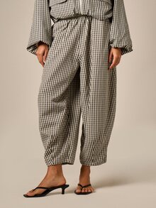 AiiRZ Gingham Check Barrel Leg Trousers Cropped Wide Relaxed Fit Elastic Waist Casual Summer Pants - Black and White - View 5