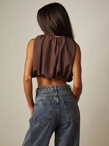MISSGUIDED 短版泡泡下擺無袖上衣，抓皺高領設計，豐盈垂墜感，夏季音樂節風格 - 咖啡棕 - 查看 2