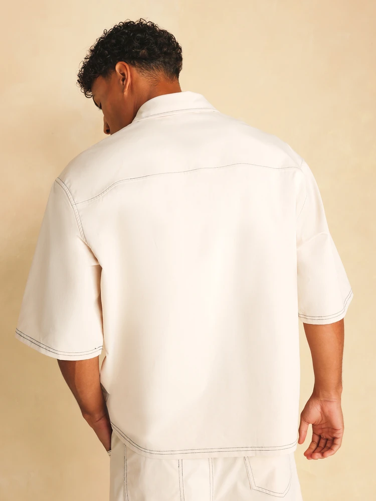Boxy Fit Short Sleeve Twill Shirt With Contrast Stitching Chest Pocket Button-Up Collared Summer Casual Top