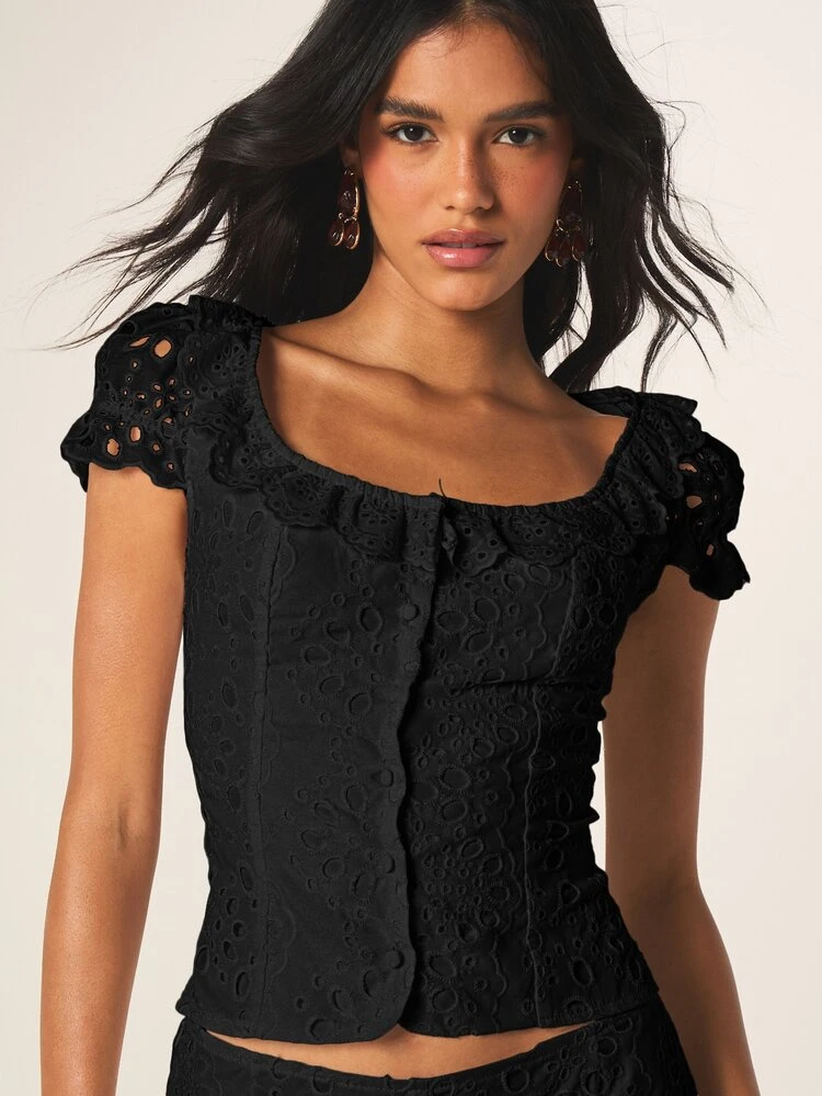 MISSGUIDED Eyelet Lace Cropped Top With Puff Sleeves, Square Neckline, Scallop Hem, Boho Summer Style