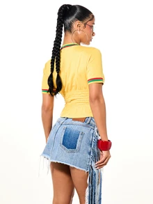 SUMWON Top corto de jersey con cuello en V, manga corta, dobladillo fruncido y gráfico de estrella de Ghana, talla grande, para festival de verano - Amarillo - Ver 2