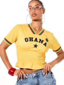SUMWON Top corto de jersey con cuello en V, manga corta, dobladillo fruncido y gráfico de estrella de Ghana, talla grande, para festival de verano - Amarillo - Ver 1