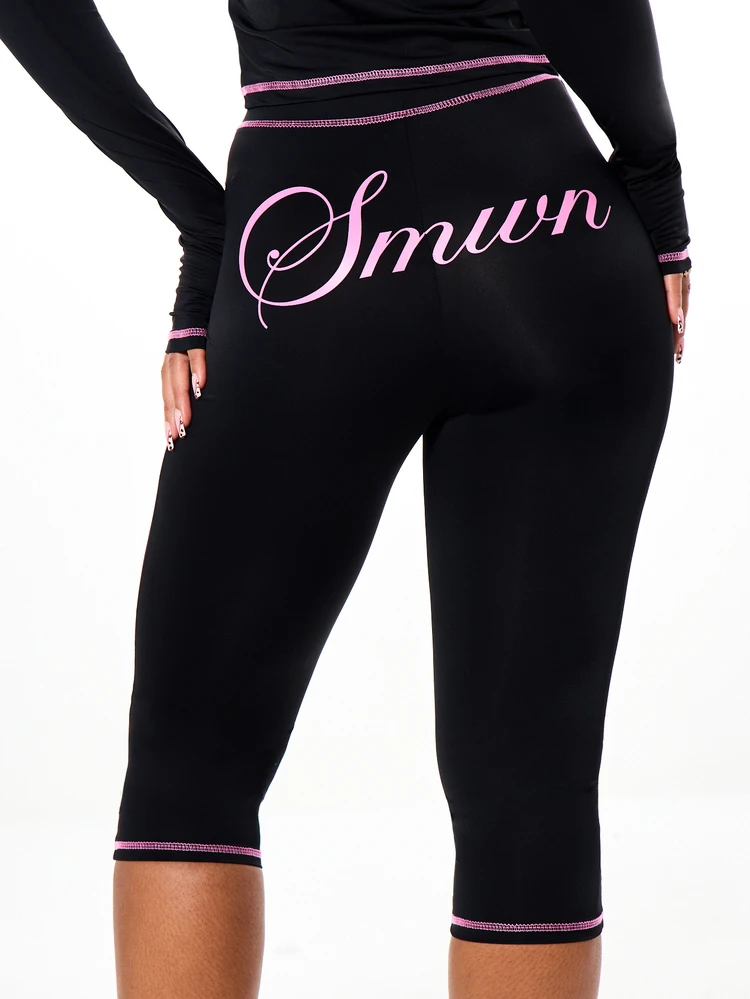 Brand Logo Cropped Long Sleeve Top And Capri Leggings Plus Size Co-Ord Set With Contrast Pink Detailing