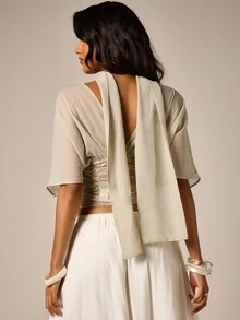 AiiRZ 蕾絲細節領結短版上衣，深V領蝙蝠袖與露背設計 - 綠色 - 查看 3