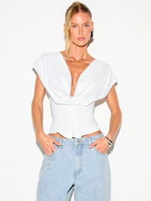 KIZN Korsett-Stil Crop Top mit tiefem V-Ausschnitt, Flügelärmeln, strukturierter Stützung und Knopfdetail - Weiss - Übersicht 1