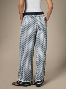 KSTM Celana Palazzo Lebar dengan Motif Geometris, Pinggang Elastis, dan Detail Garis-Garis di Bagian Bawah - MultiWarna - View 3