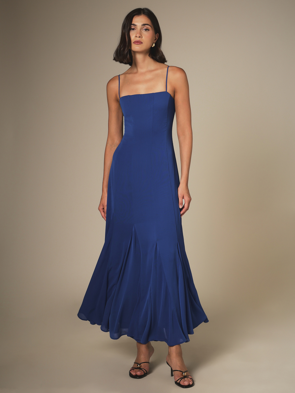 KSTM Vestido Slip Maxi de Chiffon com Decote Quadrado, Alças Finas, Barra Godê Fluida, para Ocasiões Formais Noturnas