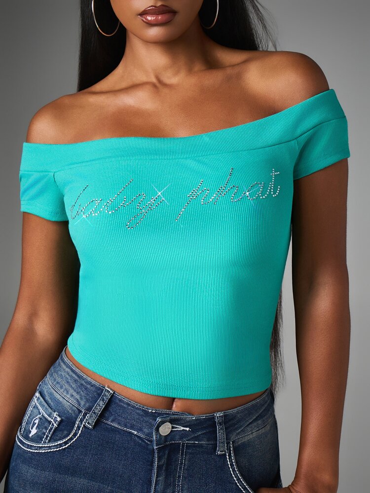 BABYPHAT Top court Bardot à épaules dénudées côtelé avec détail de script en strass, manches courtes, pour fête d'été