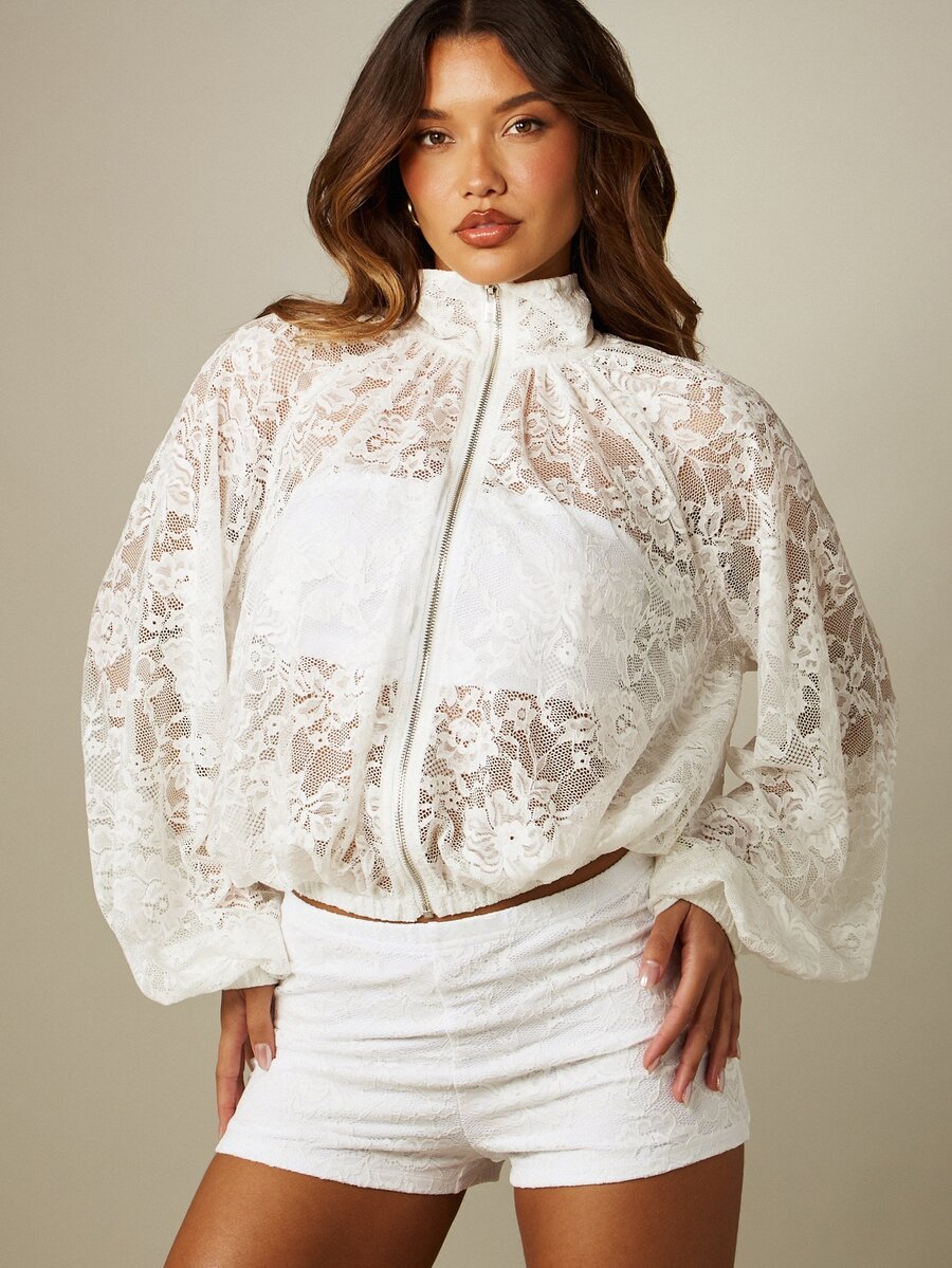 MISSGUIDED 花卉蕾絲高領全開襟短版夾克與迷你短褲套裝 - 白色 - 查看 1