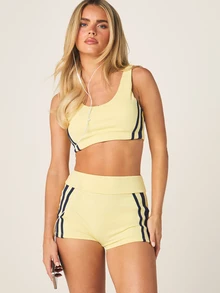 MISSGUIDED Celana Pendek Olahraga Aktif Pinggang Tinggi dengan Detail Garis Samping, Gaya Retro, Pakaian Olahraga Musim Panas - Kuning - View 2