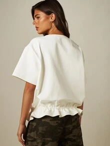 MISSGUIDED تي شيرت فضفاض بياقة طاقم وأكمام قصيرة مع خصر منخفض وحافة برباط سحب وخصر مطاطي مجعد، ملابس علوية كاجوال للصيف - أبيض - مشاهدة 2