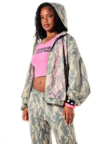 SUMWON WOMEN Oversized Full-Zip Camouflage Hoodie With Neon Pink Script Print And Balloon Sleeves For Fall - Multicolor - View 5