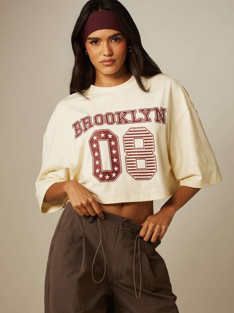 MISSGUIDED Brooklyn 08 Varsity Graphic Crop Tee With Stars And Stripes Print Round Neck Short Sleeve Oversized Top - Cream - View 1