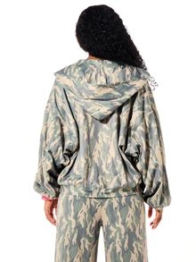 SUMWON WOMEN Oversized Full-Zip Camouflage Hoodie With Neon Pink Script Print And Balloon Sleeves For Fall - Multicolor - View 2