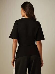 MISSGUIDED 收腰繫帶設計寬鬆圓領短袖T恤休閒日常上衣 - 黑色 - 查看 2