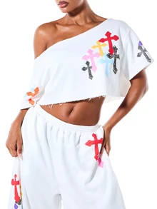 SUMWON WOMEN Top court à épaules dénudées avec imprimé graphique croisé multicolore, manches courtes, ourlet effiloché, style décontracté d'été - Blanc - Voir 4