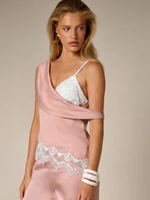 AiiRZ Atasan Cami Asimetris Satu Bahu dengan Detail Renda, Leher Berlipat Elegan, Atasan Malam Musim Semi/Musim Panas - Baby Pink - View 6