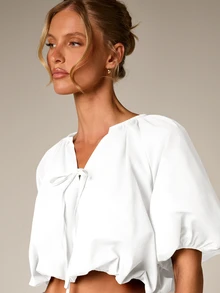 AiiRZ Top Cropped Puffball com Decote em V com Amarração na Frente e Mangas Bufantes Volumosas para o Verão - Branco - Visão 5