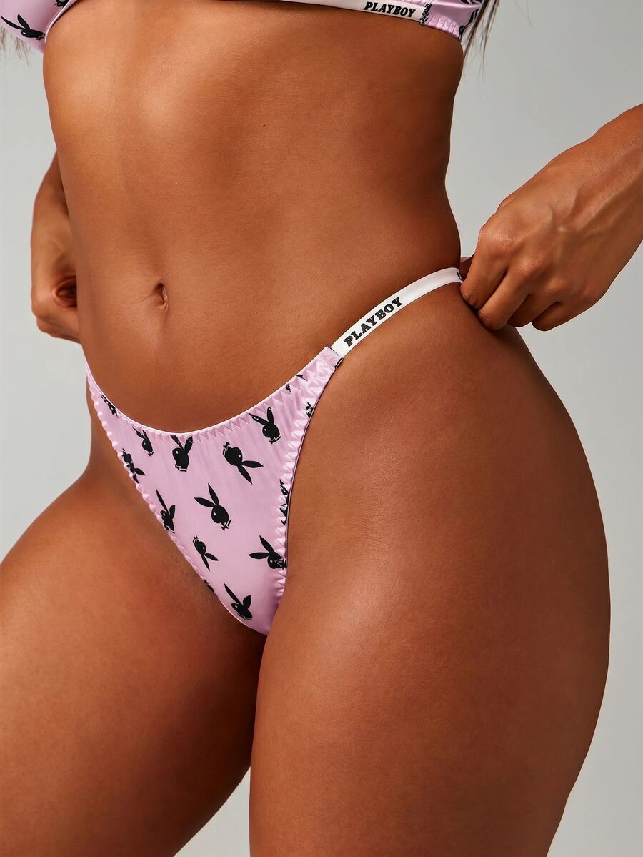 Missguided x Playboy Bunny Logo 高衩緞面丁字褲,經典滿版印花與 Logo 腰帶設計 - 淺粉色 - 查看 1
