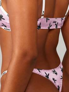 Missguided x Playboy Bunny Logo 高衩緞面丁字褲，經典滿版印花與 Logo 腰帶設計 - 淺粉色 - 查看 4