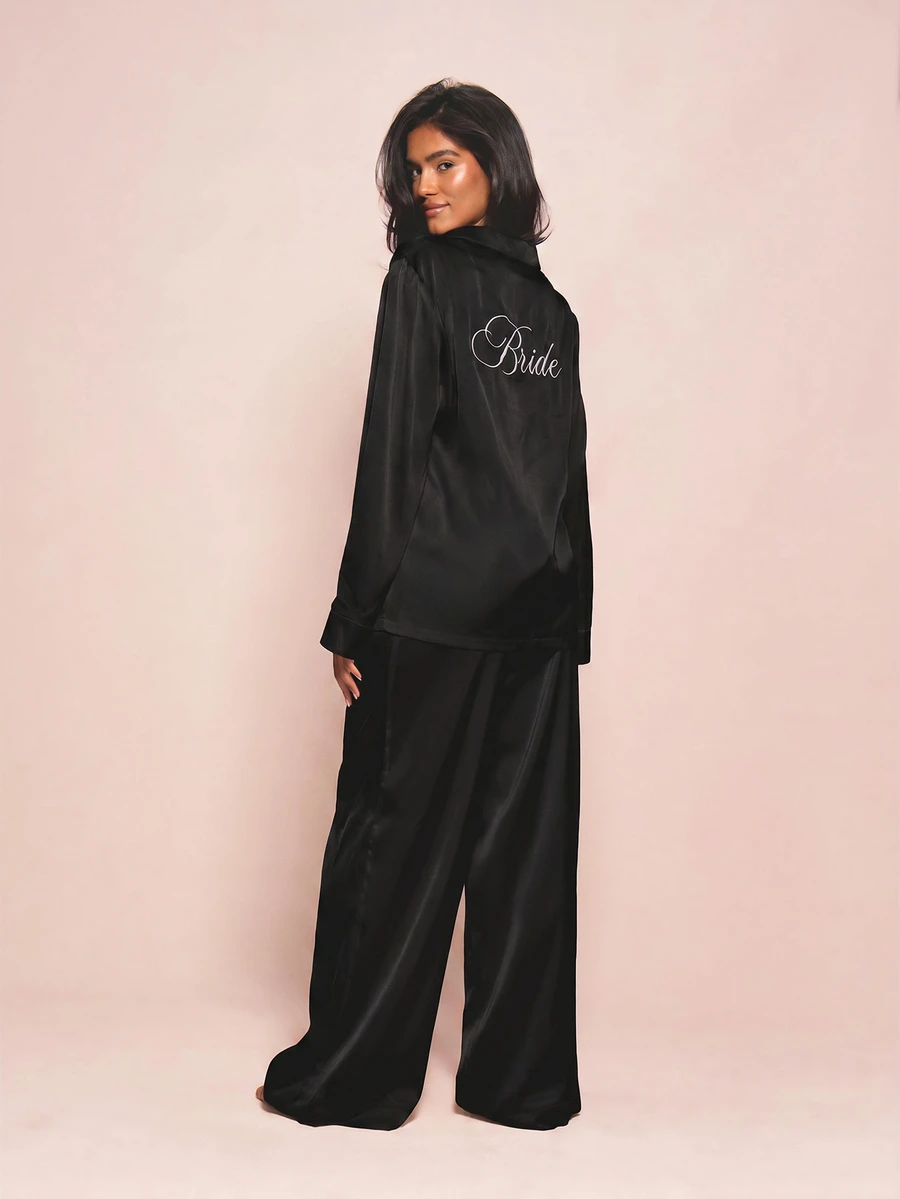 MISSGUIDED 緞面新娘刺繡睡衣套裝,長袖上衣與寬腿長褲,新娘婚禮禮物 - 黑色 - 查看 1