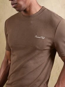 SUMWON Essential 修身短袖 T-shirt，刺繡文字 Logo，圓領羅紋上衣 - 巧克力棕 - 查看 3