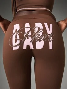 BABYPHAT Leggings de jersey con logo de escritura con strass, diseño artístico en la parte trasera y detalle de bajo acampanado - Marrón - Ver 2