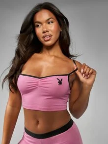 Missguided x Playboy طقم كامي كروب توب بتجاعيد أمامية وشورت مع حواف متباينة وشعار - وردي - مشاهدة 5
